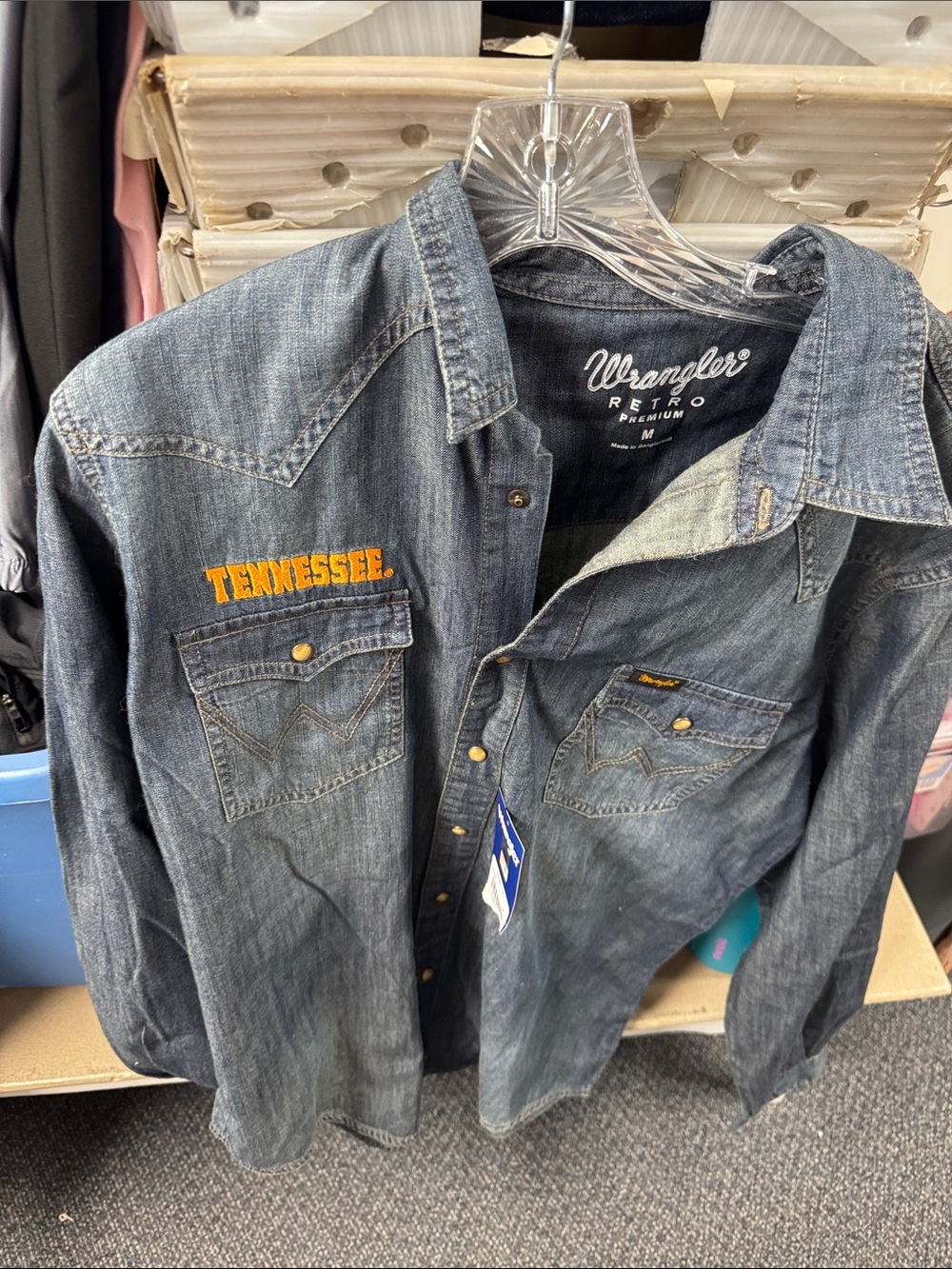 Wrangler retro Tennessee button down M // 080659